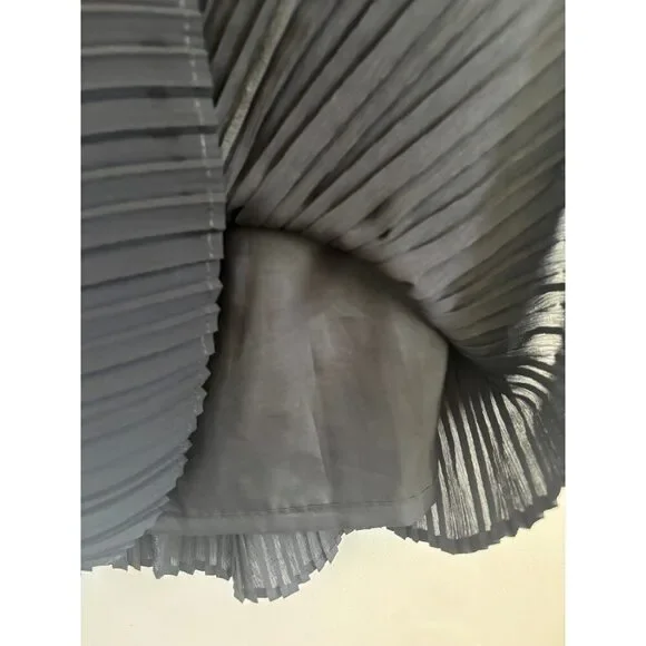 Sold ❌🛍️Vintage Allure Pleated Black Skirt | XL - Picture 3 of 4